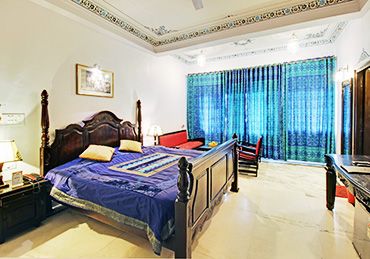boutique hotels in udaipur city near fateh sagar lake