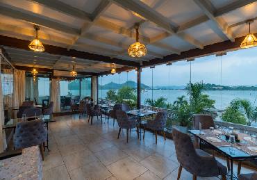 best lake view hotel in udaipur